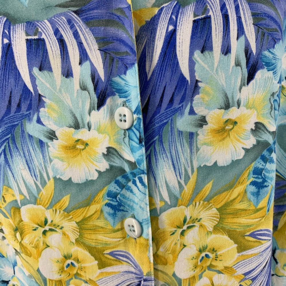 Christie & Jill short sleeve button up floral top - Picture 3 of 8